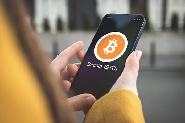 Chơi Bitcoin trên điện thoại